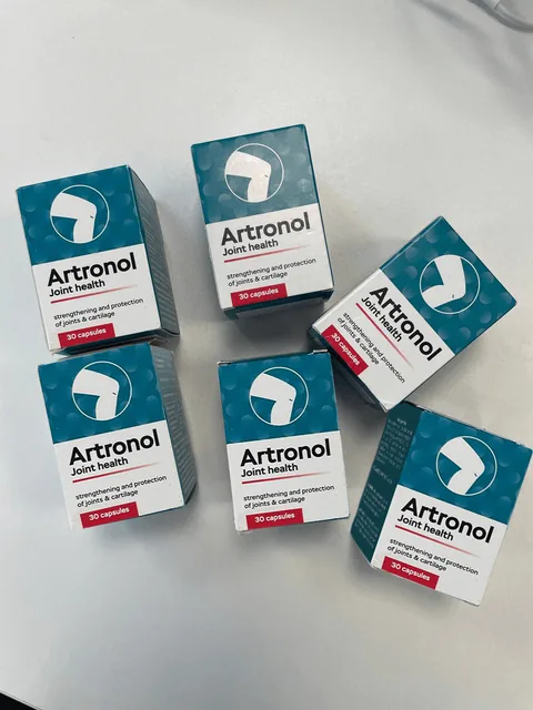 Cajas de Artronol con el lote impreso en la base